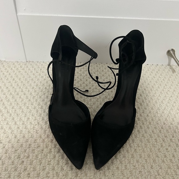 Pumps - Picture 2 of 5